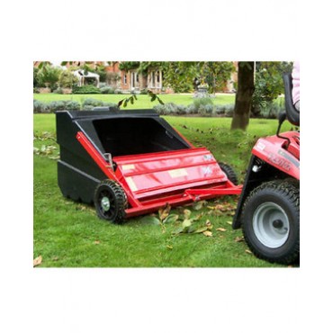 Ten top machines for collecting leaves on the largest gardens and estates